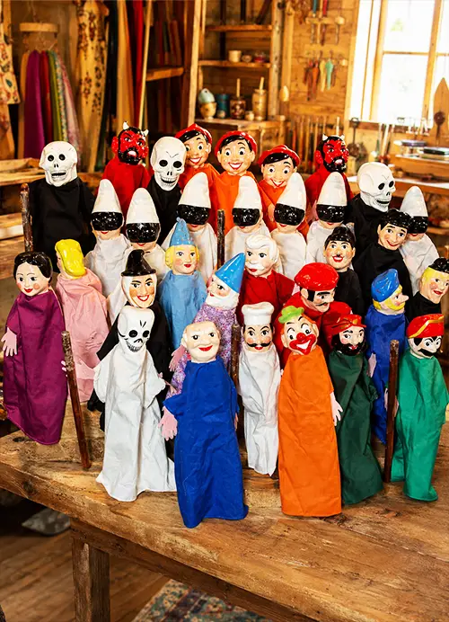 Handcrafted puppets in the Mercurio family workshop in Sorrento