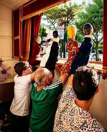 Antonino Mercurio con Ciro Maria e Fausto sul palco del Teatrino